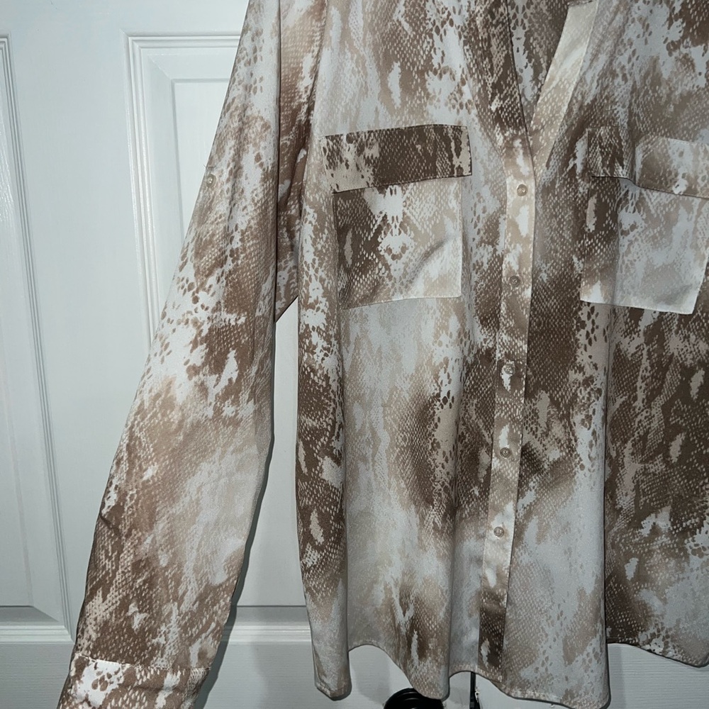 Calvin Klein Soft Python Print Top - Picture 7 of 7